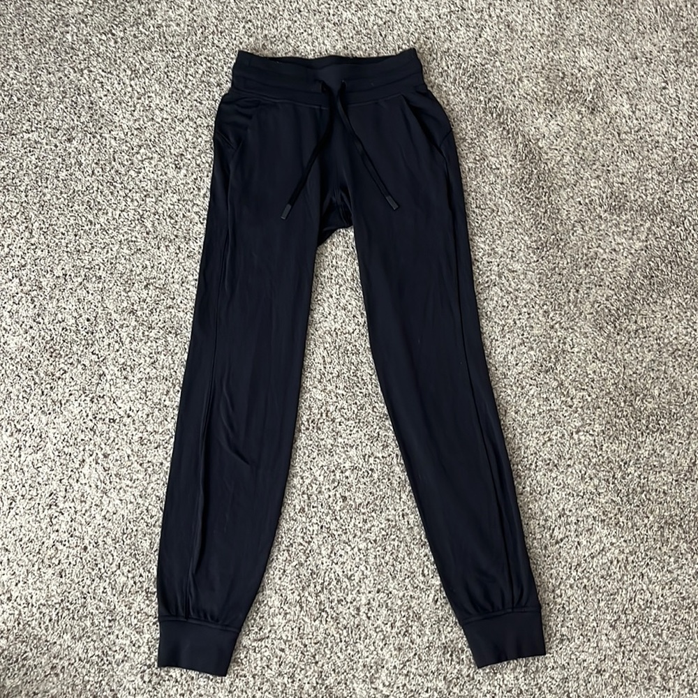 Lululemon Ready to Rulu High-Rise jogger